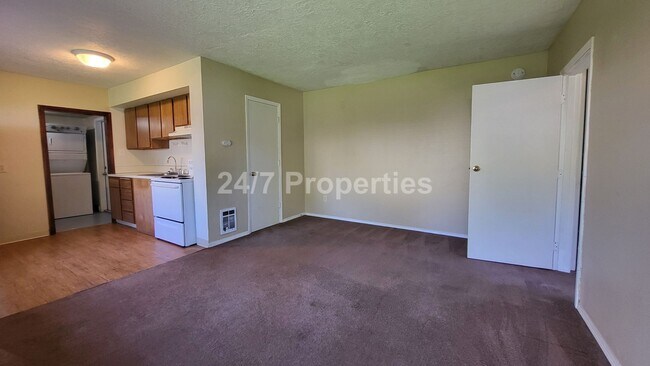 Building Photo - 2024-304MF