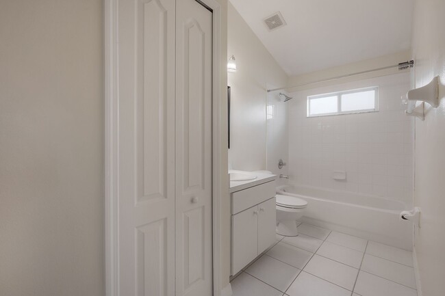 Building Photo - Brandon - 3 Bedroom 2 Bath Home in Gated C...