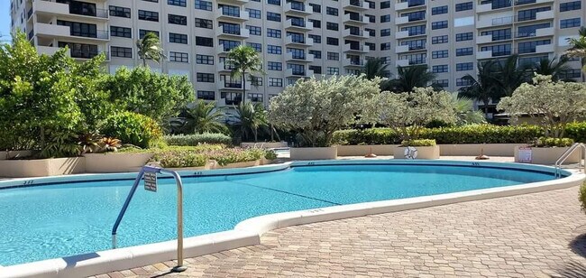 Building Photo - 5000 N Ocean Blvd