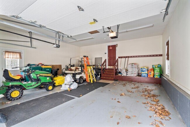 Building Photo - 20 Ordway Ln