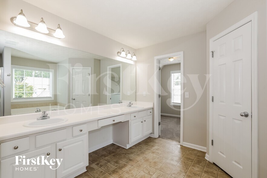 Building Photo - 562 Rachel View Ct