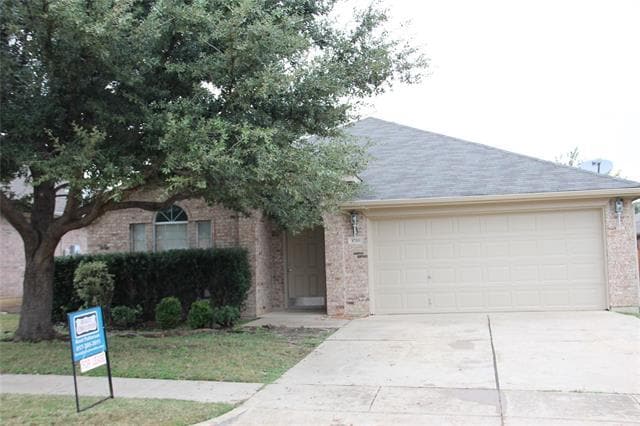 Building Photo - 3733 Hazel Dr