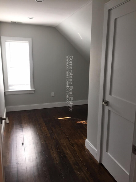Primary Photo - 19 Dorset St