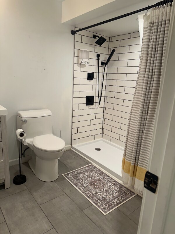 Building Photo - 1022 E State St