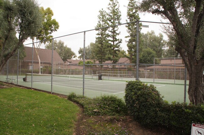 Building Photo - 9741 Reseda Blvd