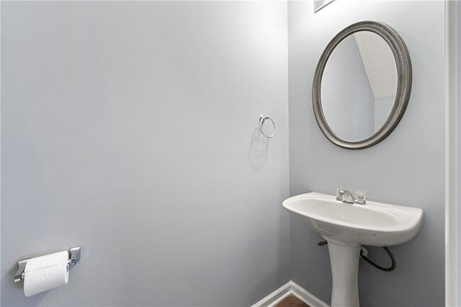 Building Photo - 5654 Lawley Rd