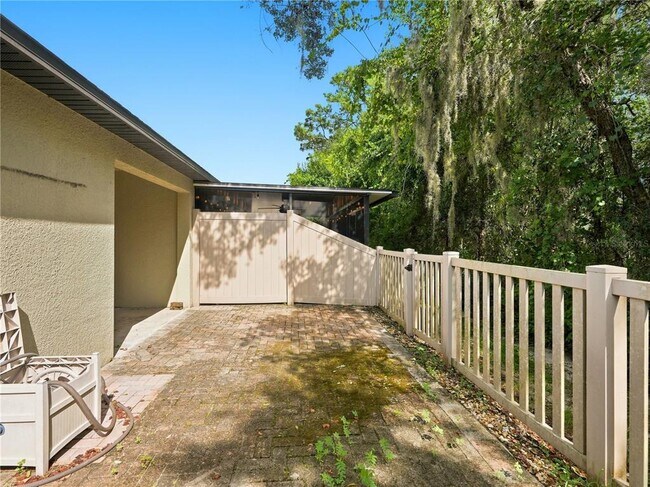 Building Photo - 13432 Crest Lake Dr