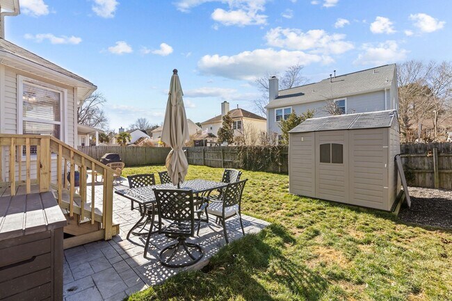 Building Photo - Spacious 4-Bed, 3-Bath Home in Virginia Beach!
