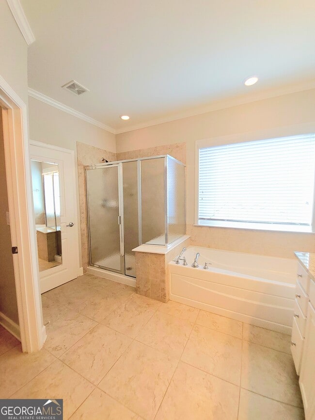 Building Photo - 6411 Hickory Springs Cir