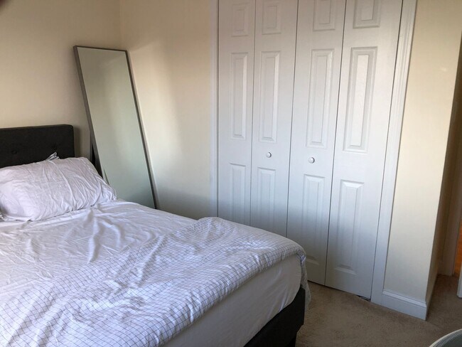 Building Photo - AWESOME 2 BED IN ALLSTON!!!! NO PETS!!!!