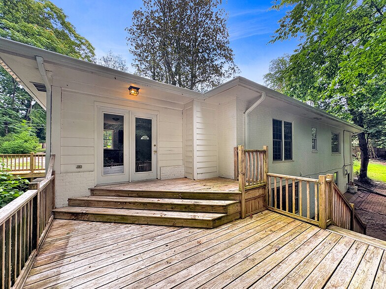 Deck - 712 Powell St