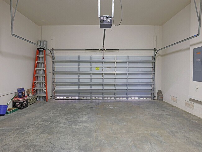 Building Photo - Emerson Square 5722