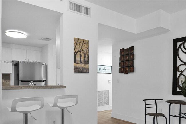 Building Photo - 1250 S Miami Ave