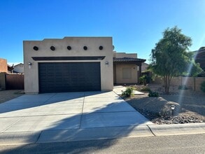 Building Photo - Beautiful Southwestern-Style Home in El Rancho Encantado