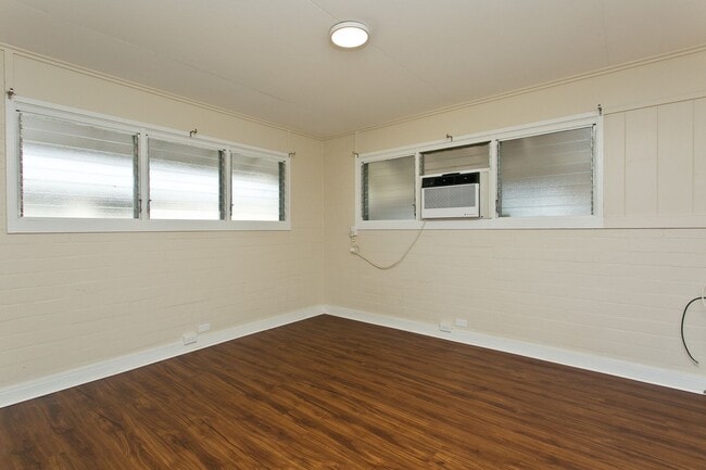 Building Photo - 4 BD 2.5 BA w/ Large Driveway & Yard