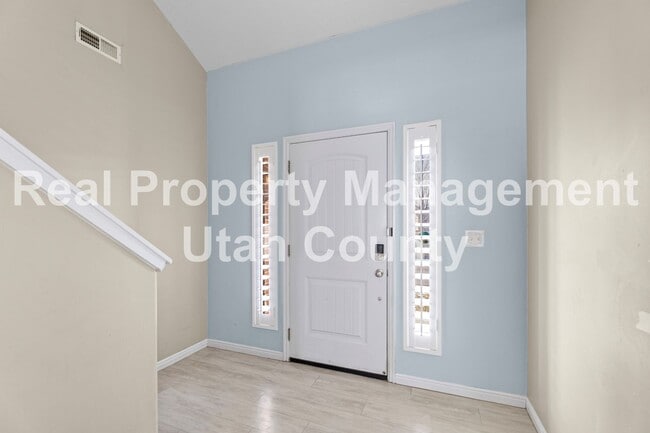 Building Photo - Pleasant Grove Townhome