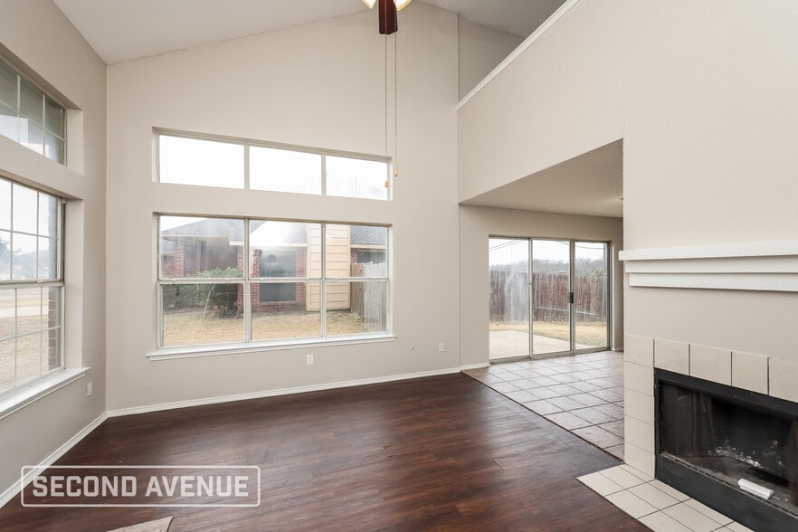 Building Photo - 12931 Parker Ct