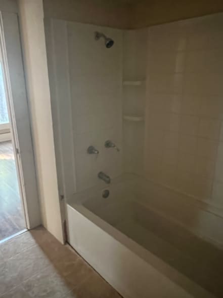 Building Photo - 2026 W 6th Ave