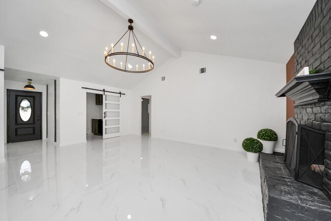 Building Photo - 22810 Deville Dr