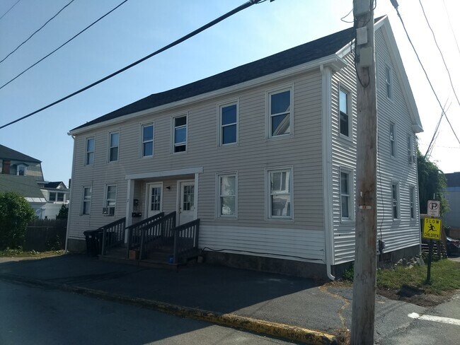 Primary Photo - 17 Wentworth St