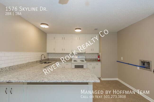 Building Photo - 1576 Skyline Dr