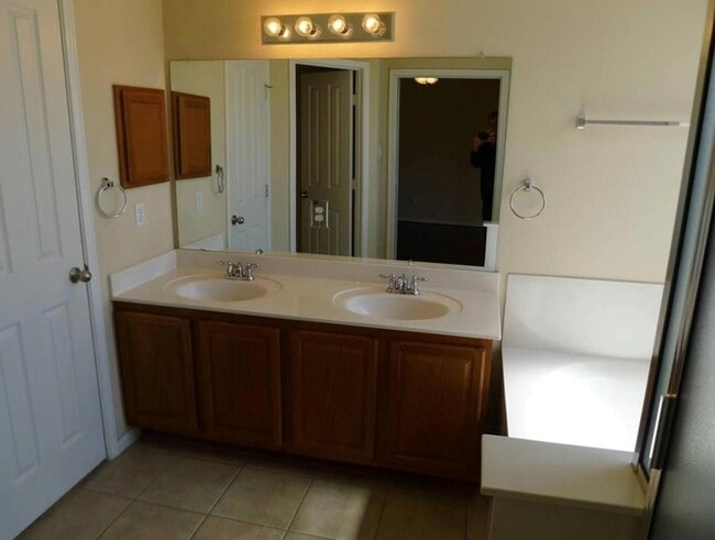 Building Photo - 2344 Chimney Rock Rd