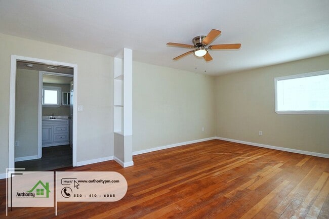Building Photo - 7927 Evans Ln