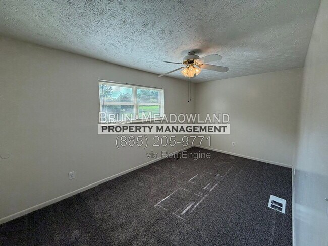 Building Photo - 1928 Meadowland Ln