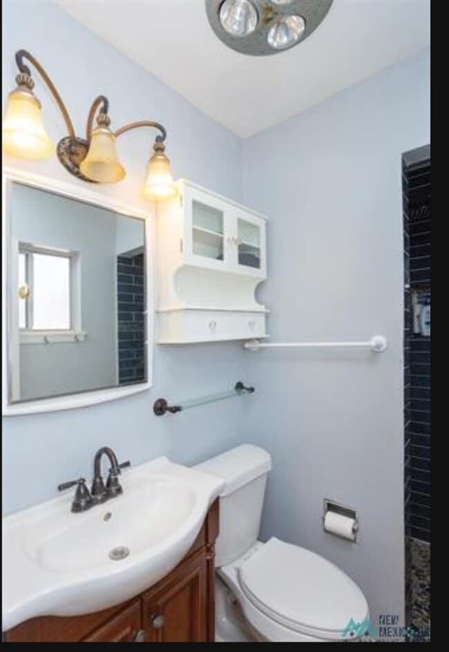 Building Photo - 1403 W Bonita Dr