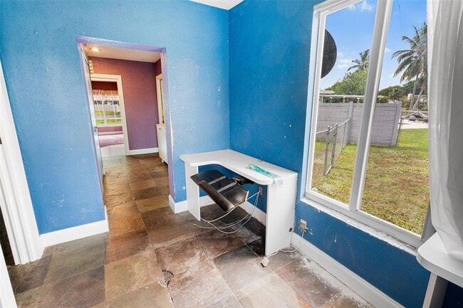 Building Photo - 8619 SW 51st St