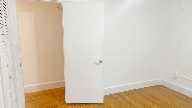 Building Photo - 73-75 Wallingford Ave