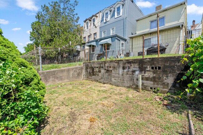 Building Photo - 2721 Berg St