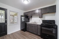 Building Photo - Now Available: 2-Bedroom Townhouse at Scen...