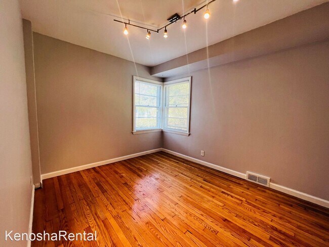 Building Photo - 3 br, 2 bath House - 5015 29th Avenue
