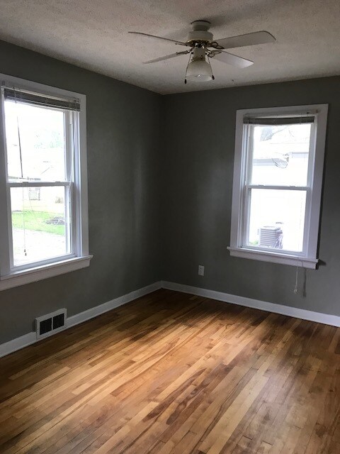 Building Photo - 3 Bedroom, 1 Bath Home in Edwardsville