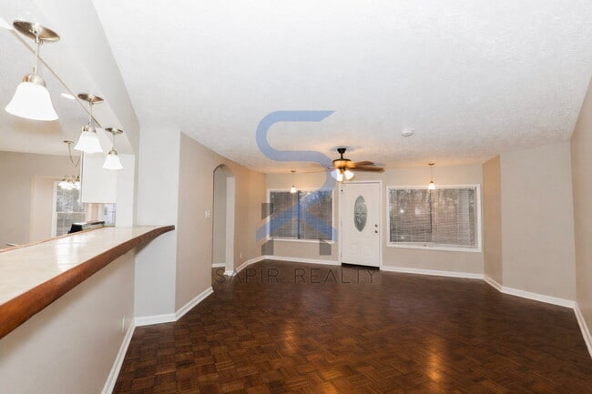 Building Photo - 2018 Pryor Rd SW