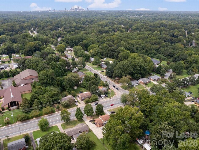 Building Photo - 2213 Milton Rd