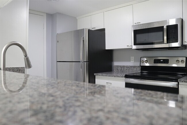 Building Photo - 12633 Memorial Dr