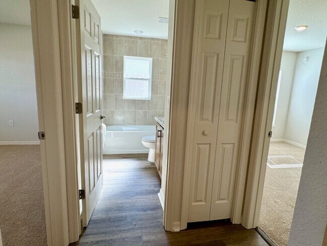 Building Photo - 4 Bedroom 2 Bathroom House for Rent in Ast...