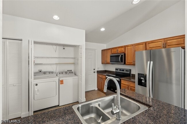 Building Photo - 6254 Vista Garden Way