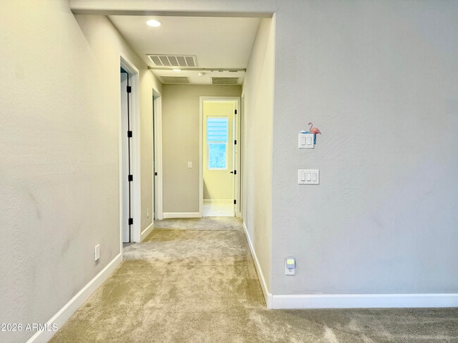 Building Photo - 1732 W Myrna Ln