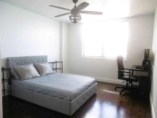 Building Photo - 770 Claughton Island Dr