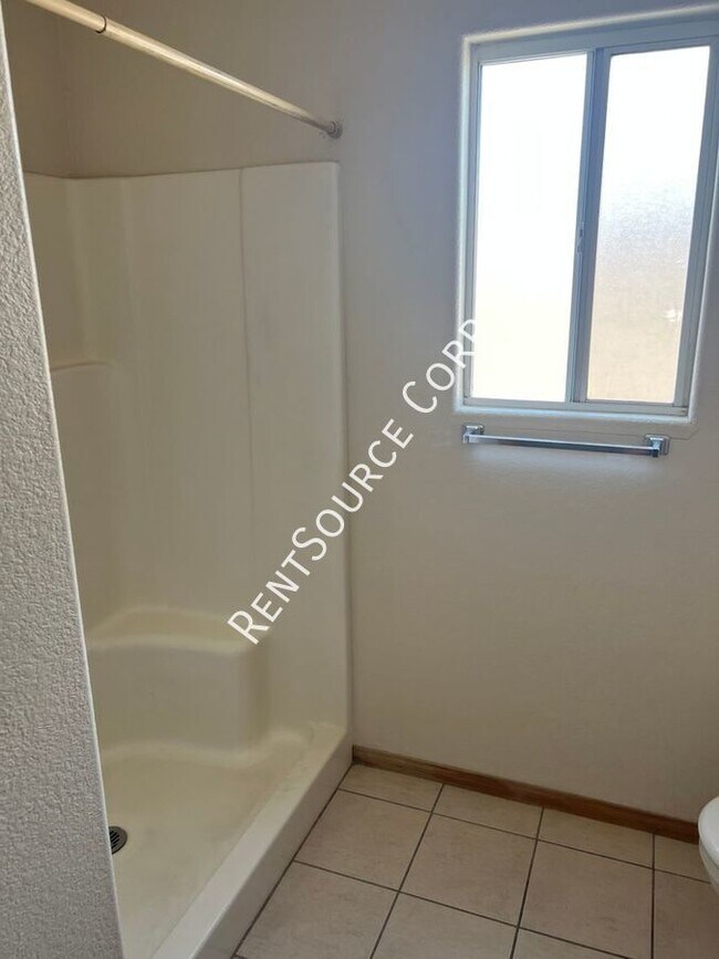 Building Photo - 3 Bedroom Home For Rent in Yermo Calico La...