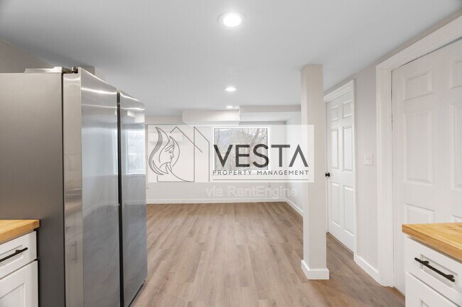 Building Photo - 2383 Dutch Cove Rd