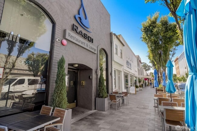 Building Photo - 1210 Bellevue Ave