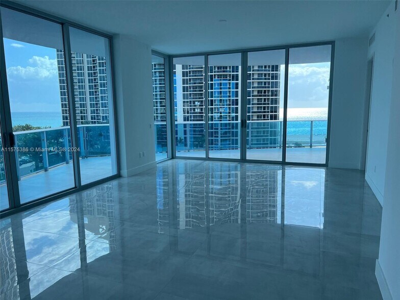 Building Photo - 17550 Collins Ave