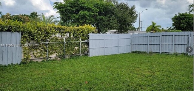 Building Photo - 10835 SW 41st Terrace