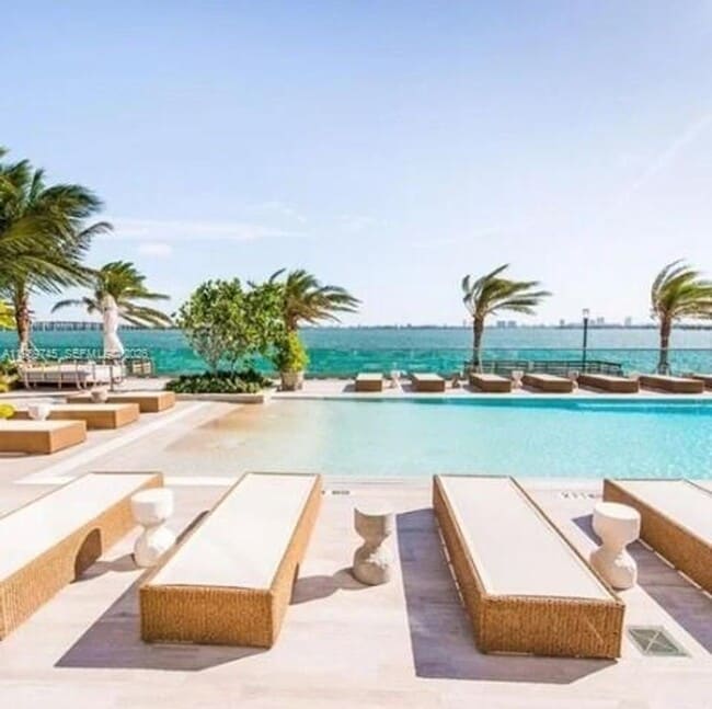 Building Photo - 2900 NE 7th Ave