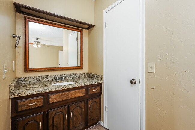 Building Photo - 10616 Basswood Canyon Rd