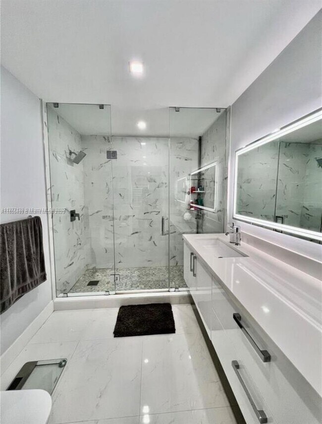 Building Photo - 4101 SW 99th Ct